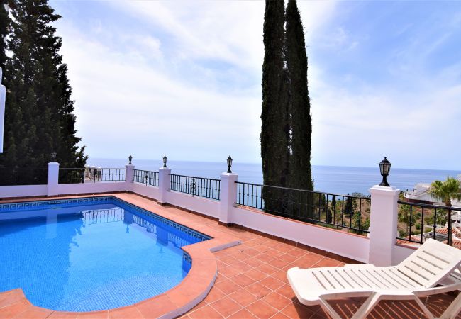 Casa en Torrox Costa - Ref. 393177